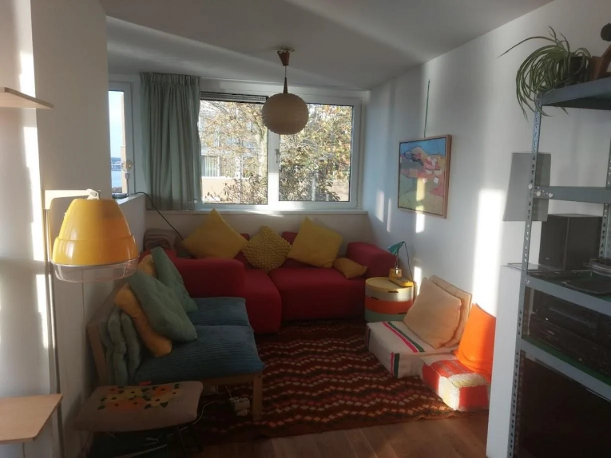 geblurde versie van de foto als achtergrond