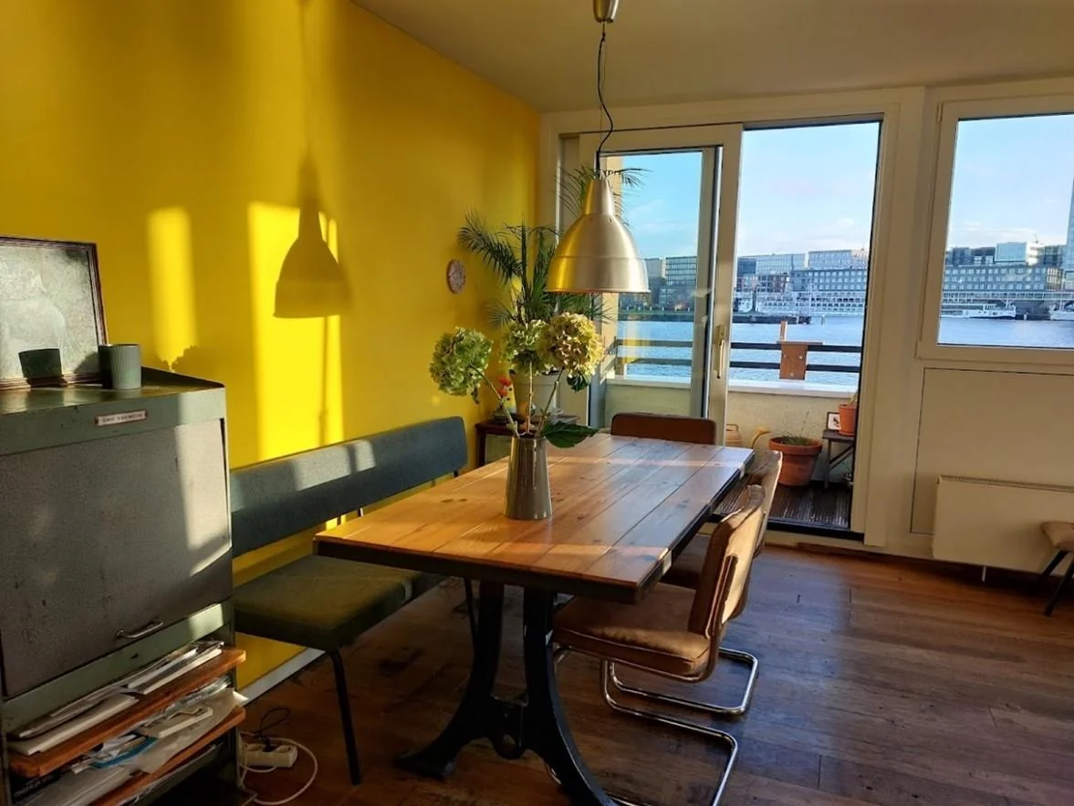 geblurde versie van de foto als achtergrond