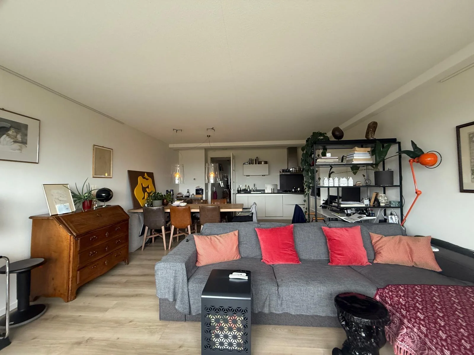 geblurde versie van de foto als achtergrond