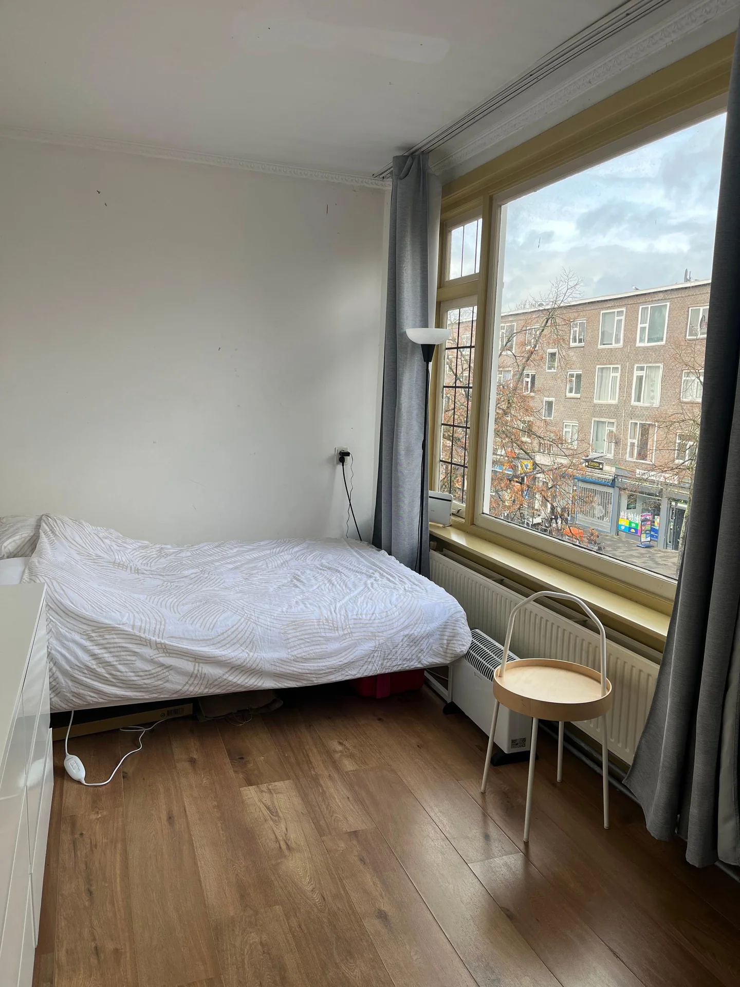 geblurde versie van de foto als achtergrond