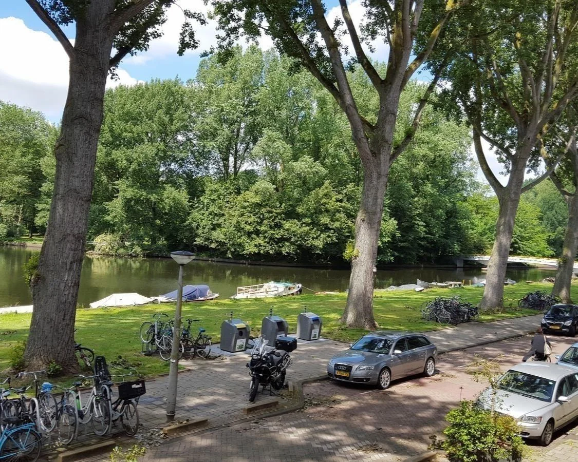 geblurde versie van de foto als achtergrond