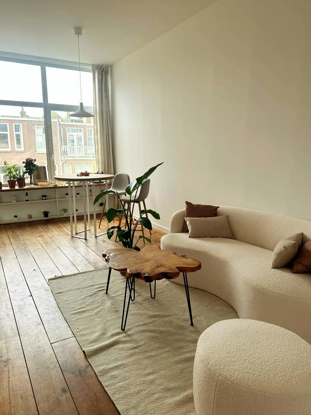 geblurde versie van de foto als achtergrond