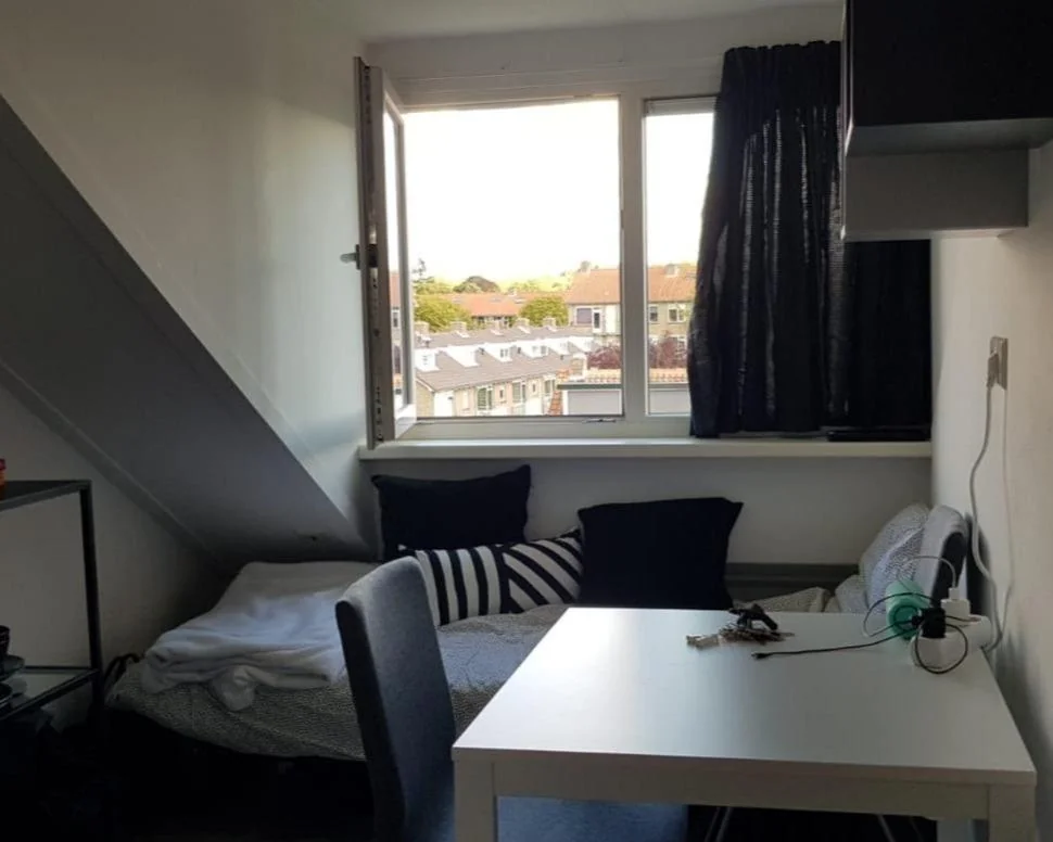 geblurde versie van de foto als achtergrond