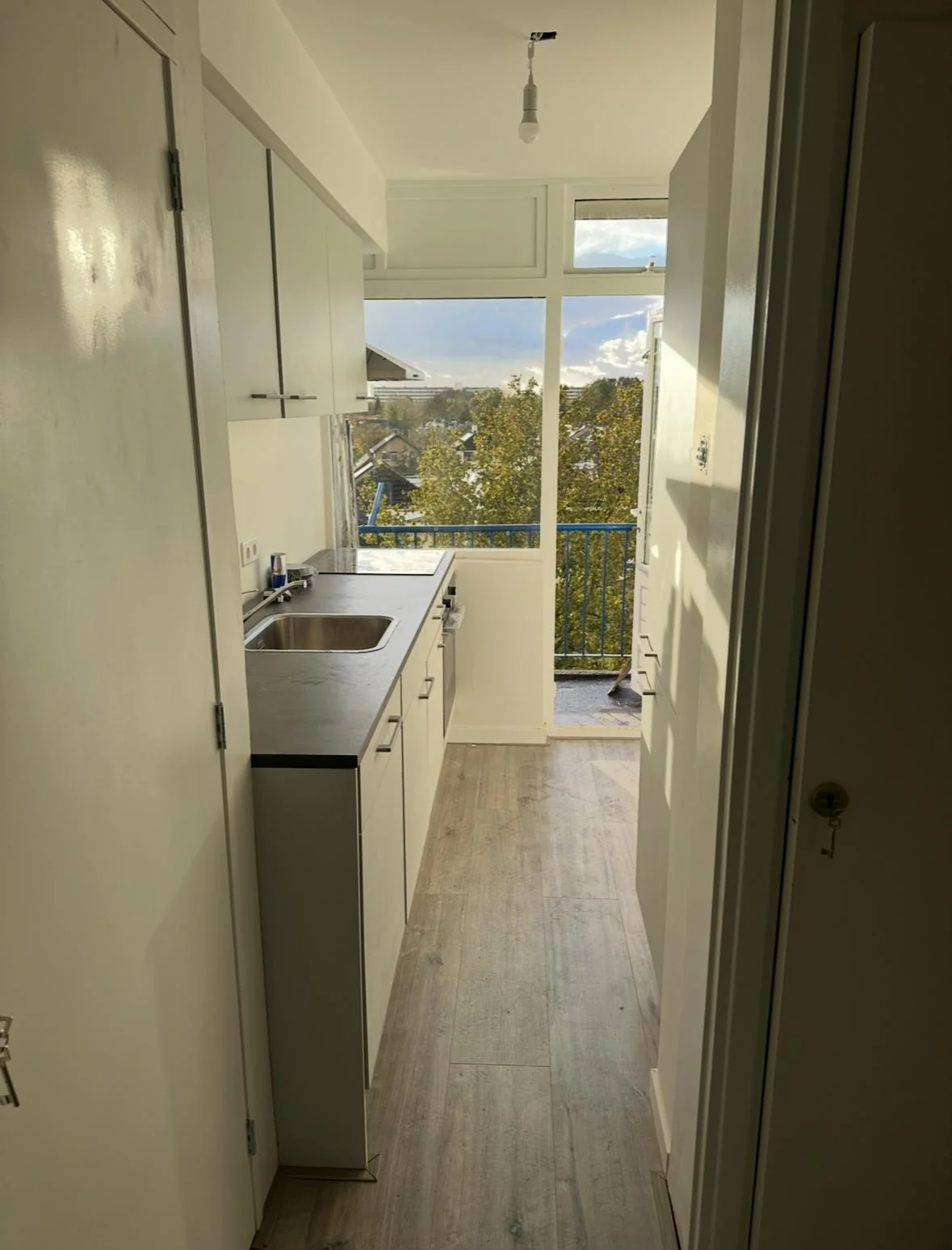 geblurde versie van de foto als achtergrond