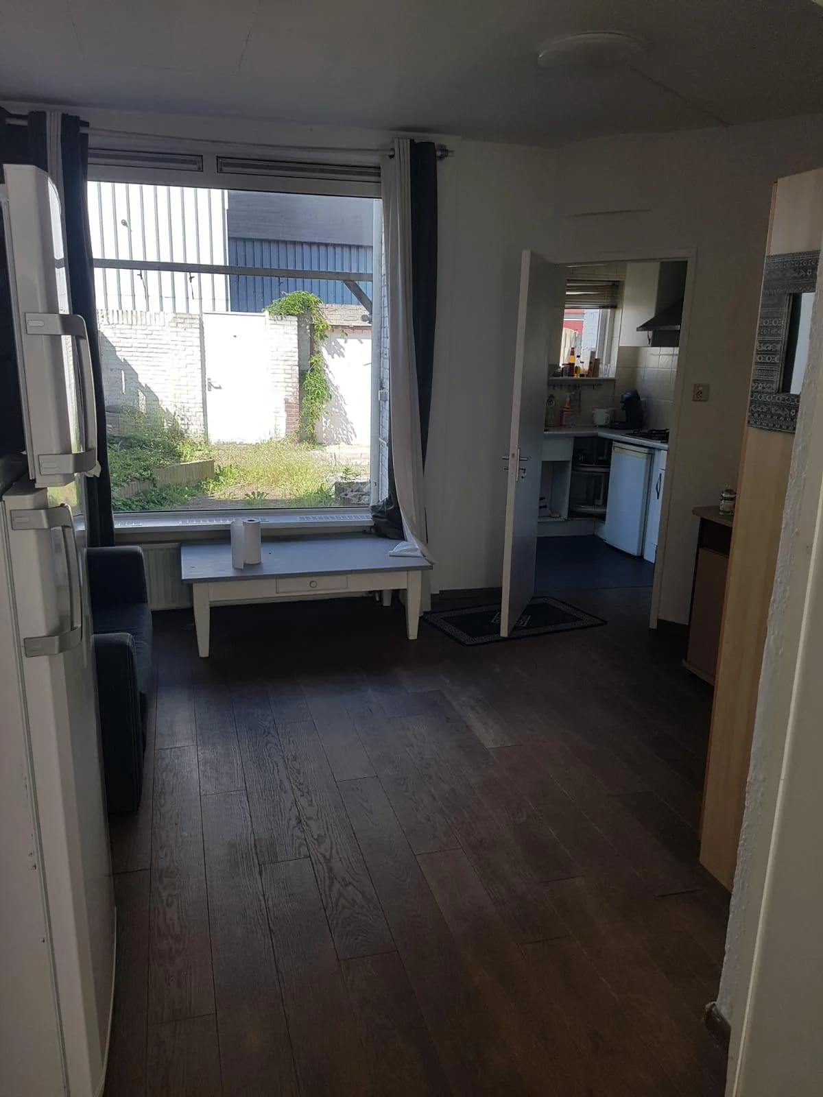 geblurde versie van de foto als achtergrond