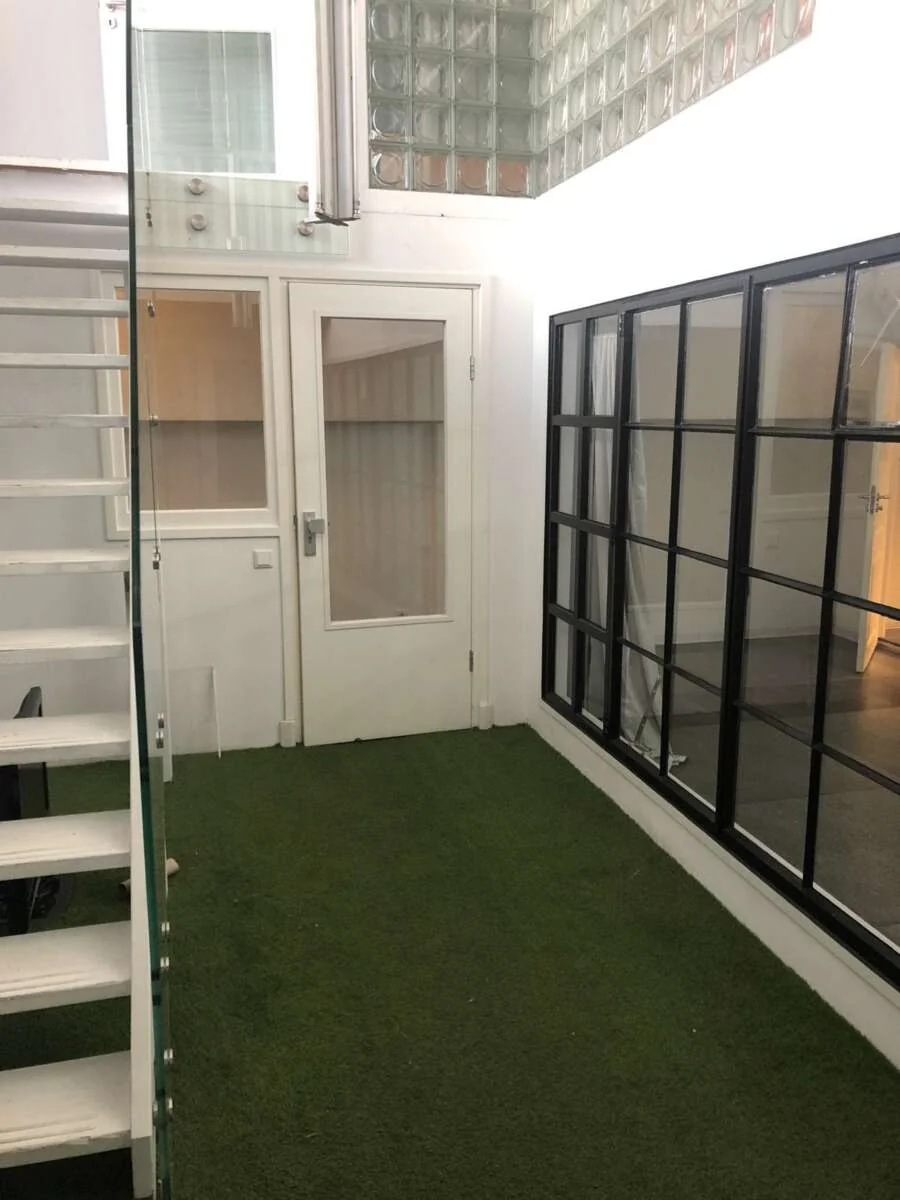 geblurde versie van de foto als achtergrond