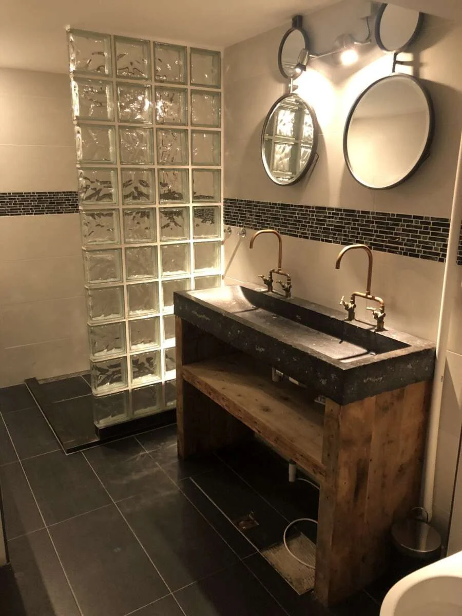 geblurde versie van de foto als achtergrond