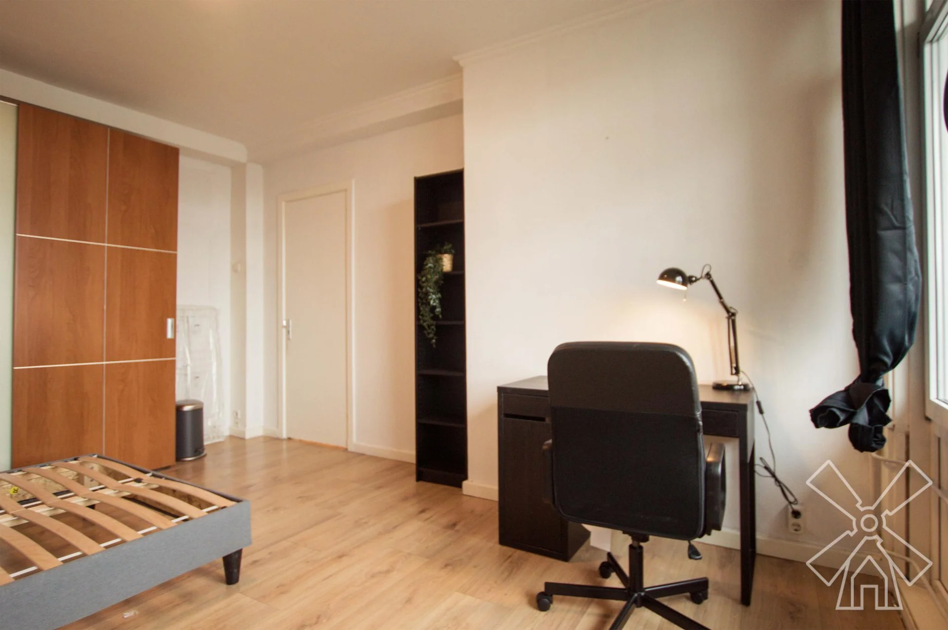 geblurde versie van de foto als achtergrond