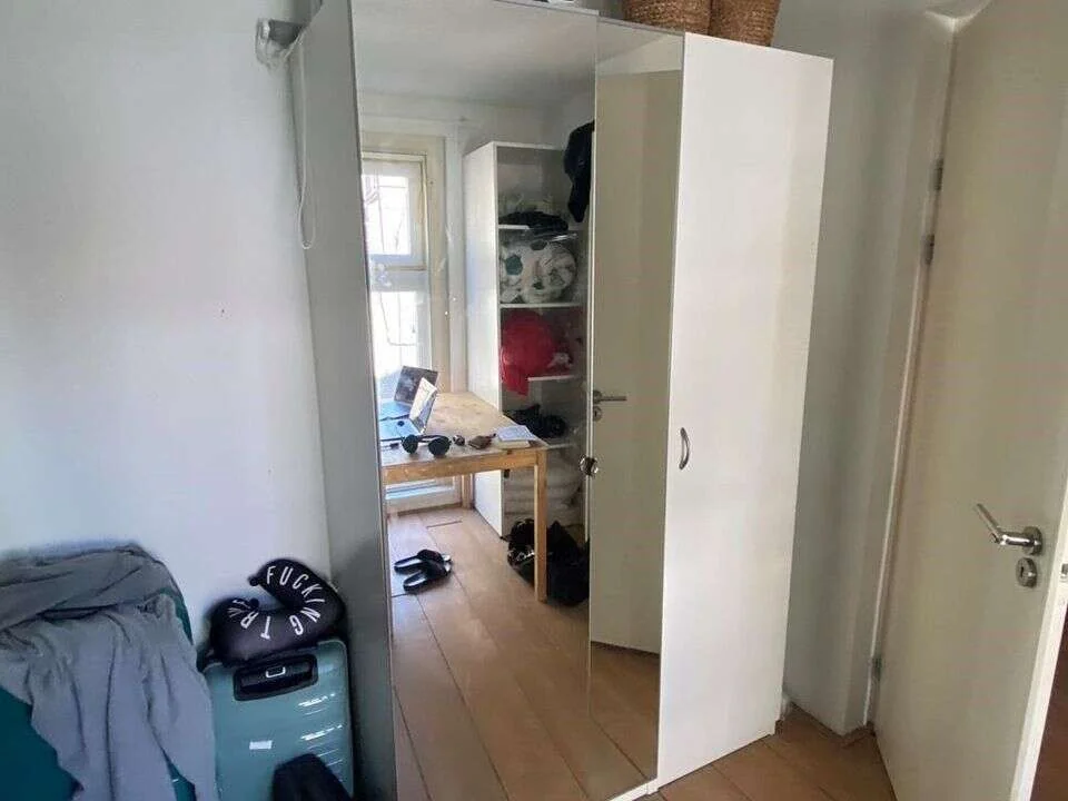 geblurde versie van de foto als achtergrond