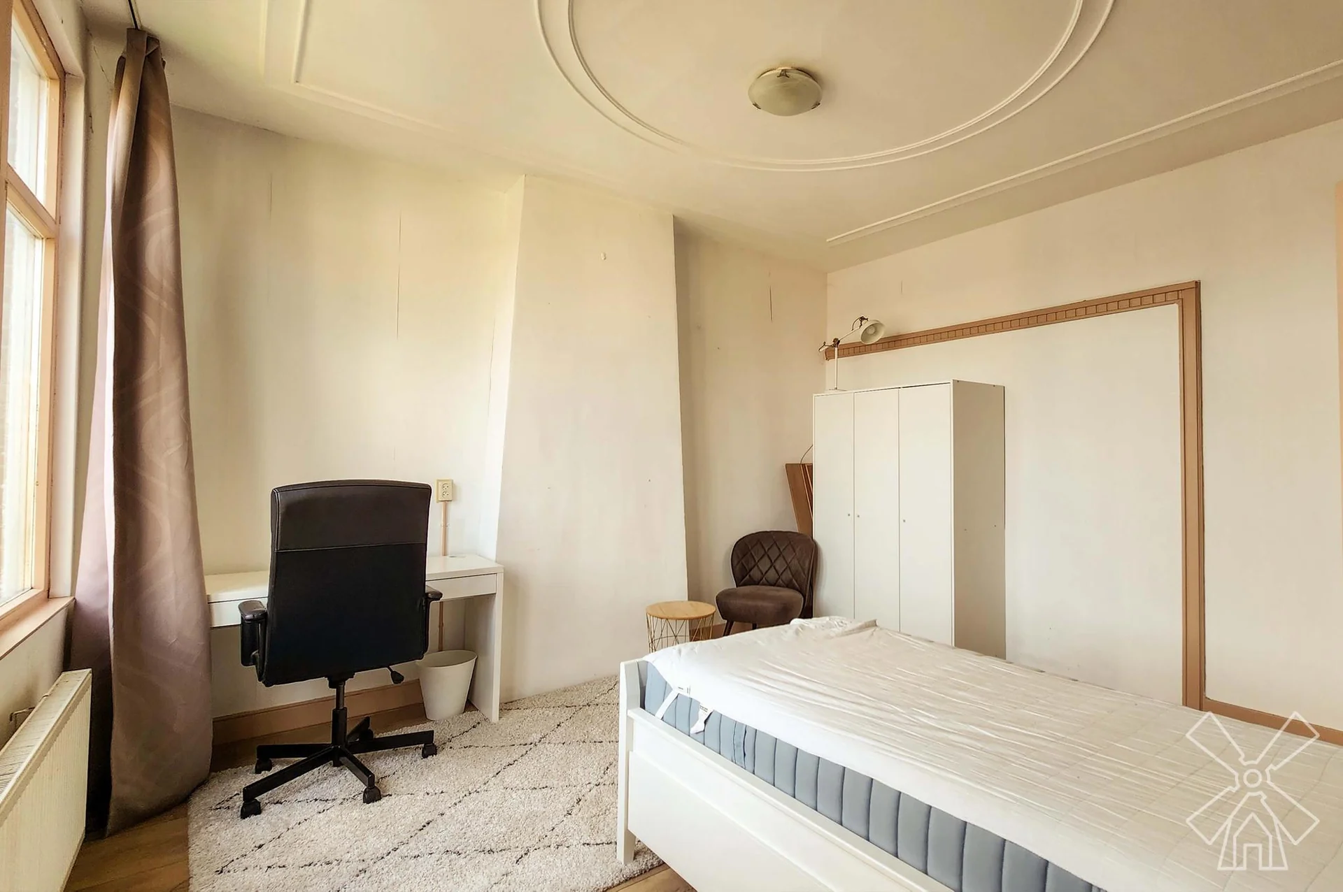 geblurde versie van de foto als achtergrond