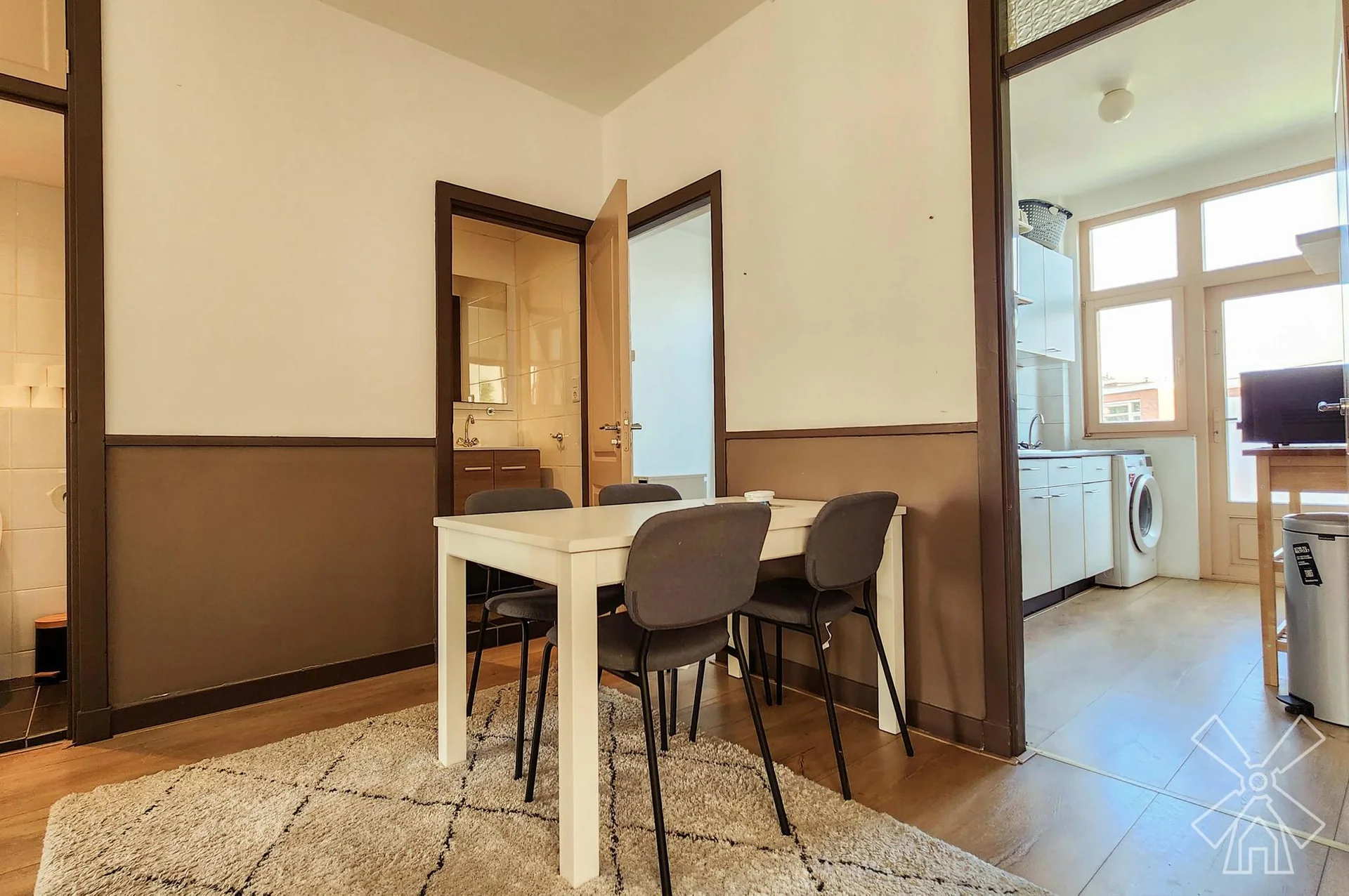 geblurde versie van de foto als achtergrond