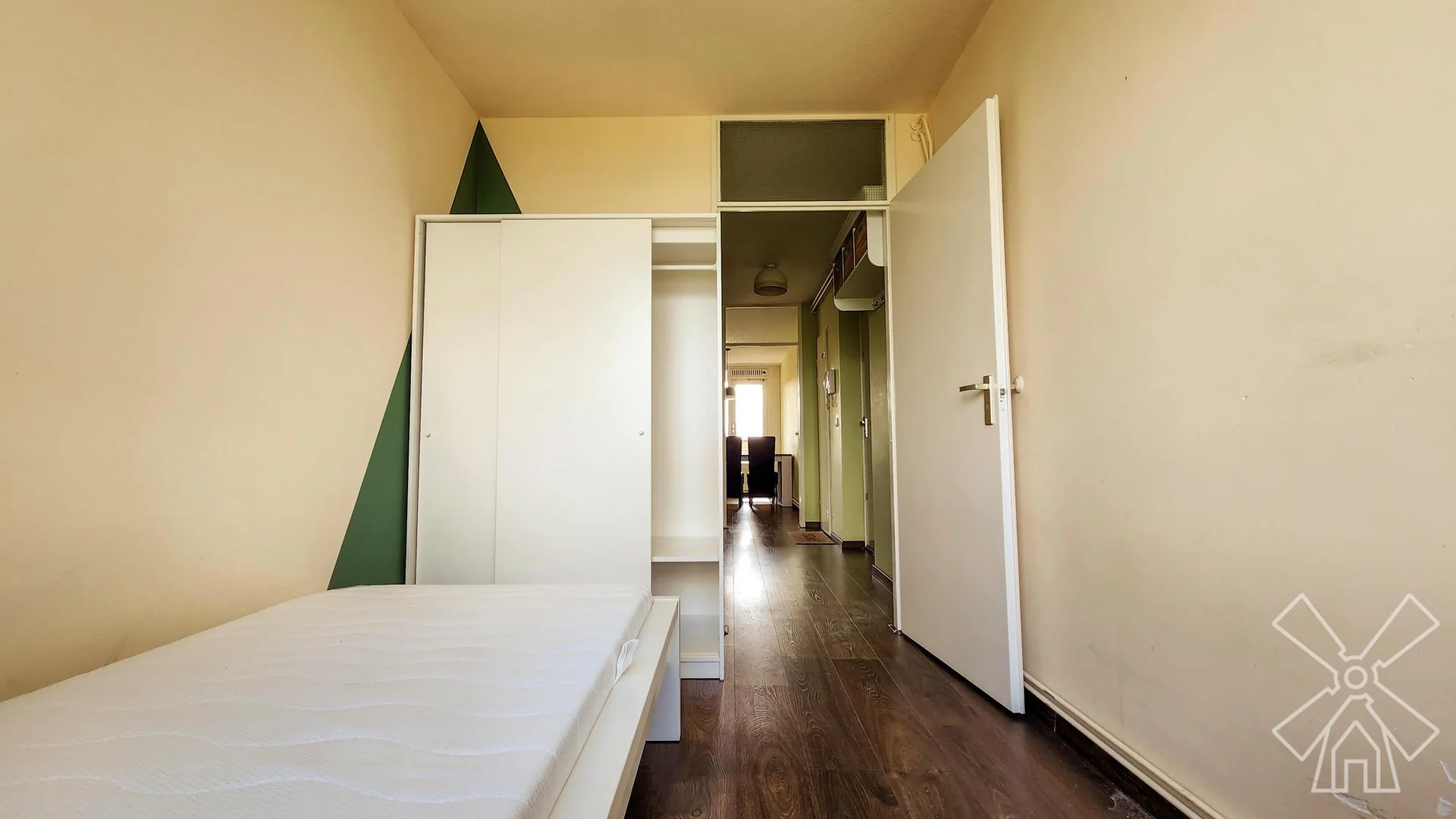 geblurde versie van de foto als achtergrond