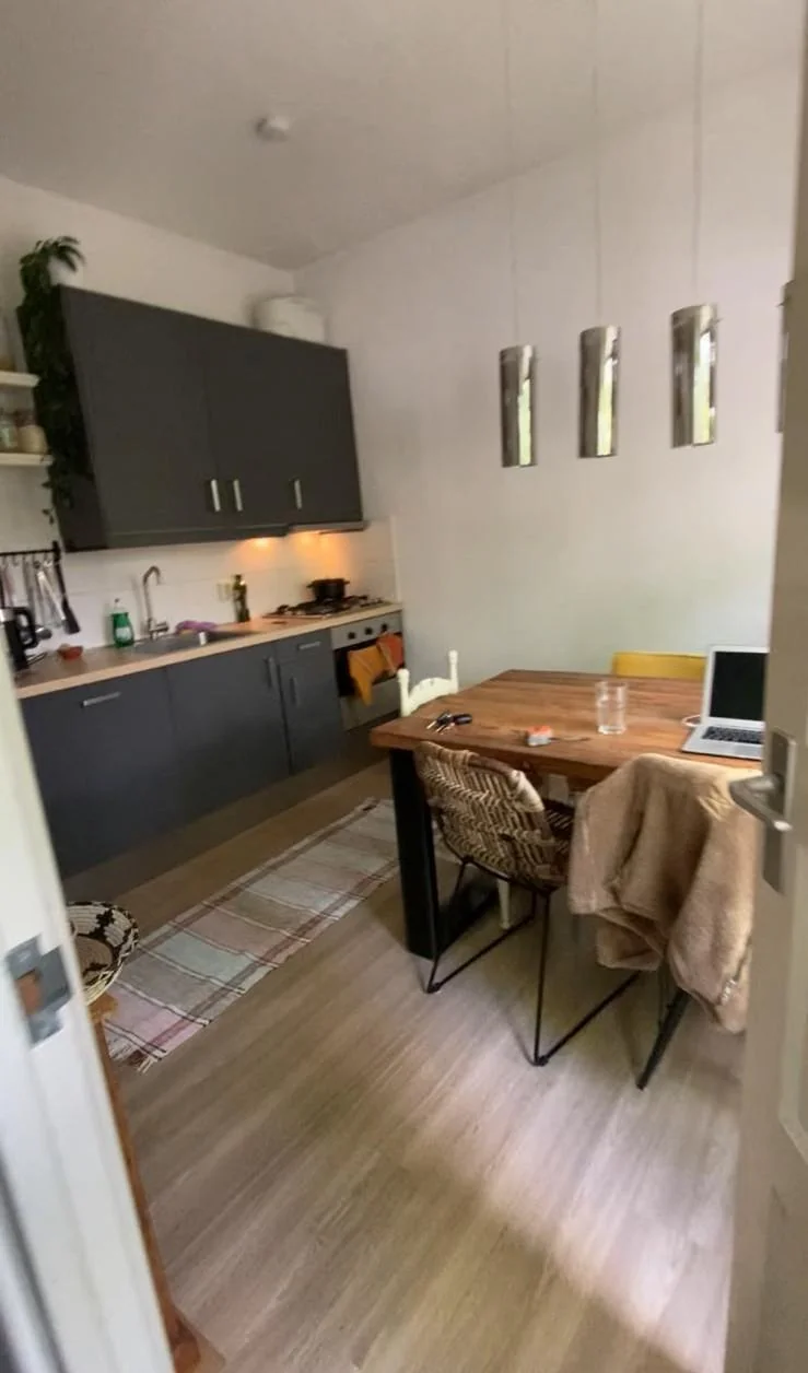 geblurde versie van de foto als achtergrond