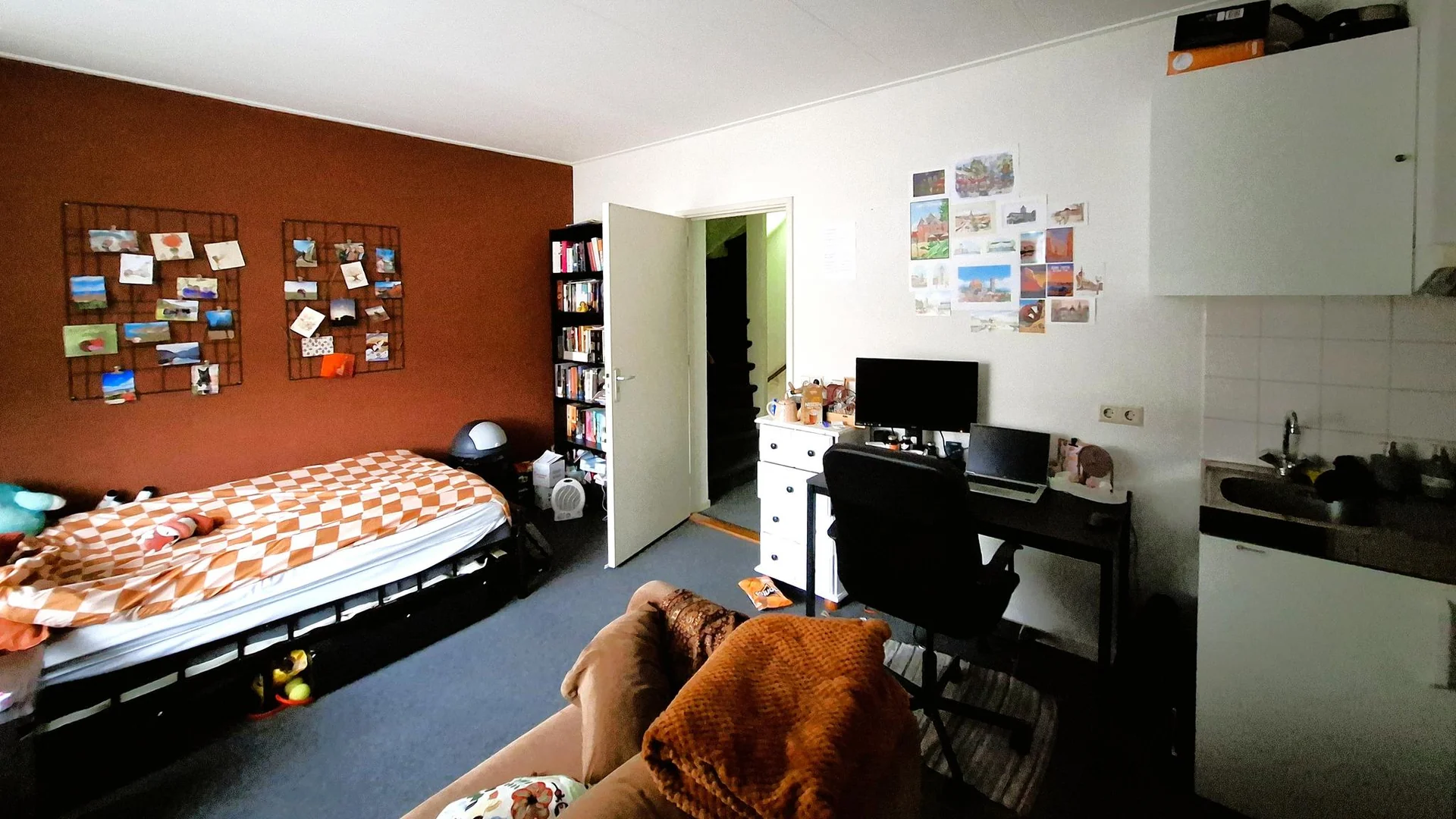 geblurde versie van de foto als achtergrond