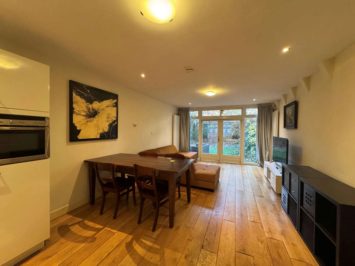 geblurde versie van de foto als achtergrond