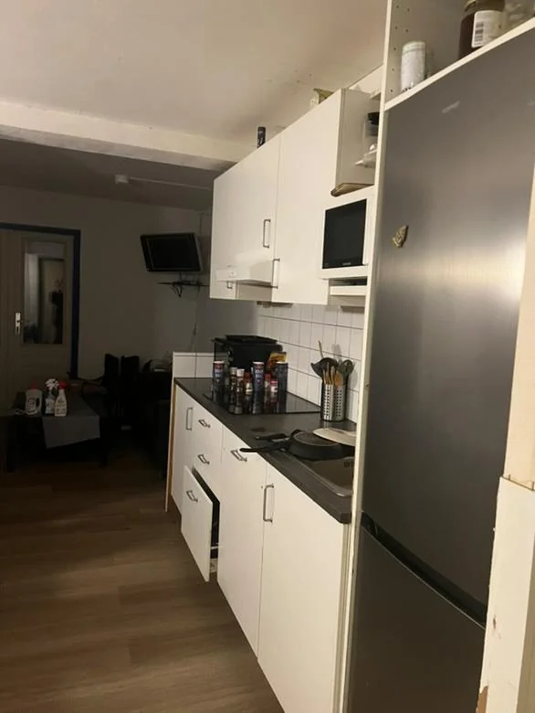 geblurde versie van de foto als achtergrond