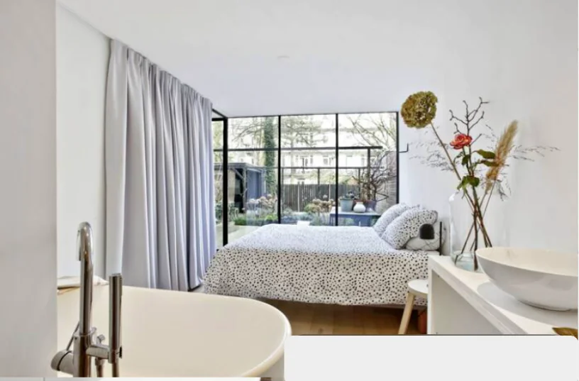 geblurde versie van de foto als achtergrond