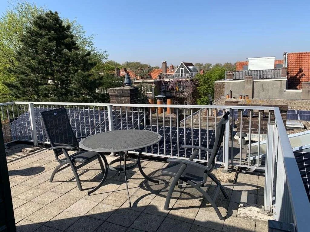 geblurde versie van de foto als achtergrond