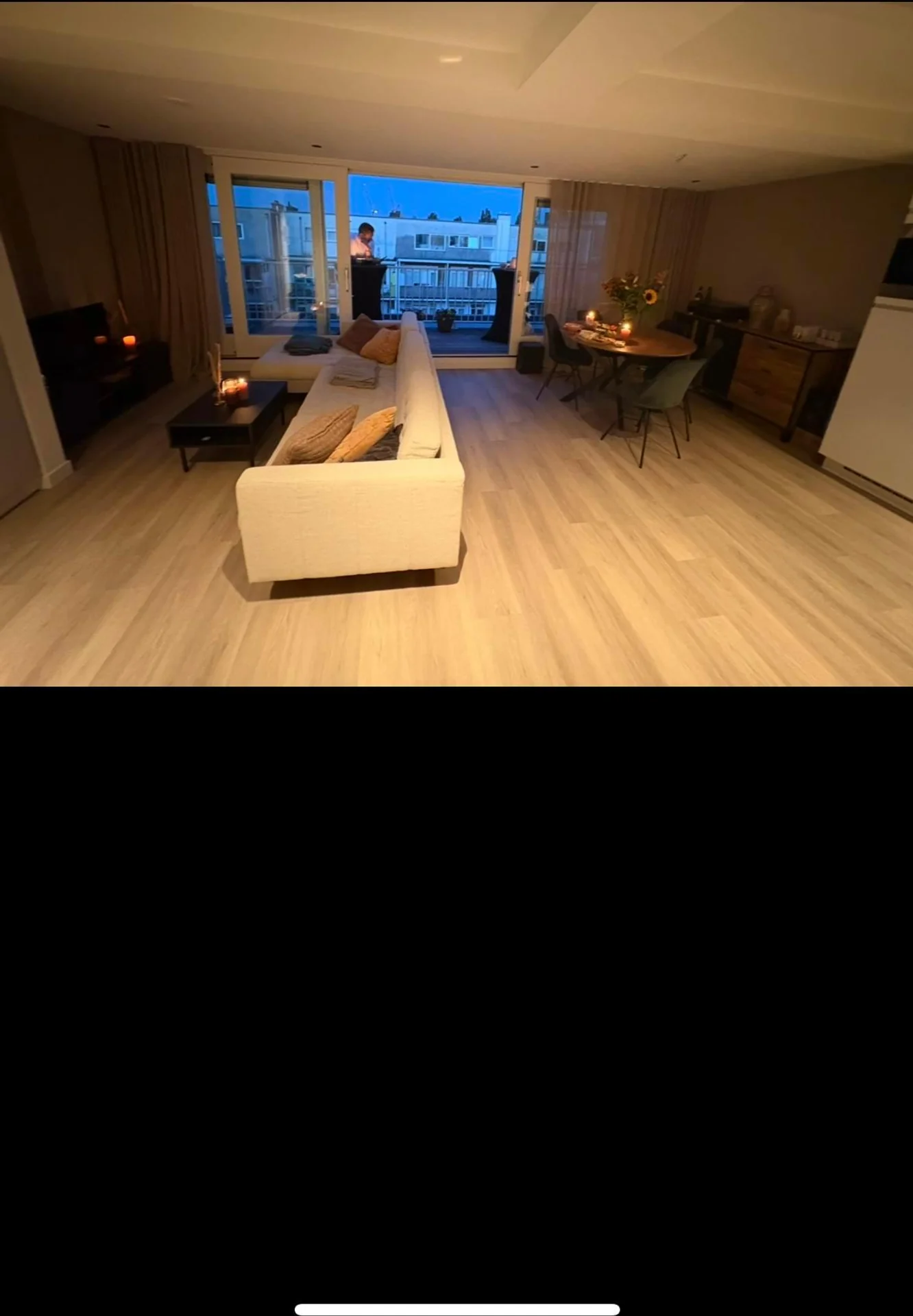 geblurde versie van de foto als achtergrond