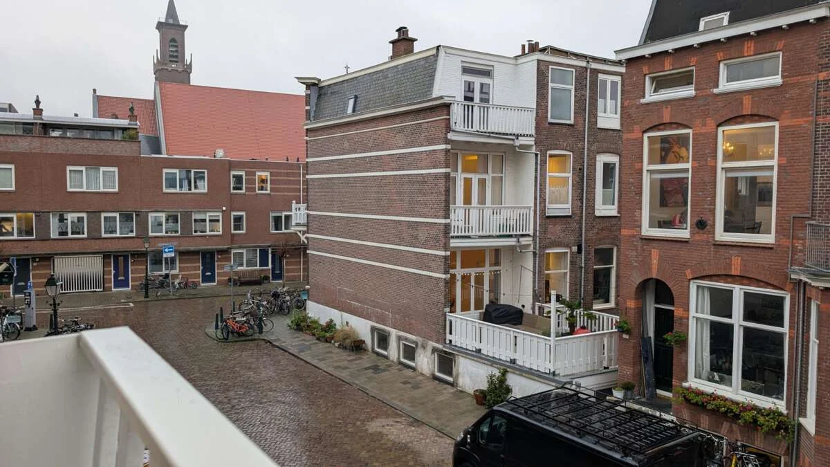 geblurde versie van de foto als achtergrond