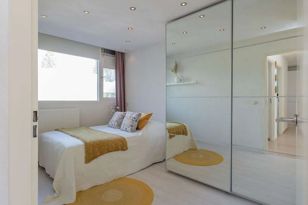 geblurde versie van de foto als achtergrond