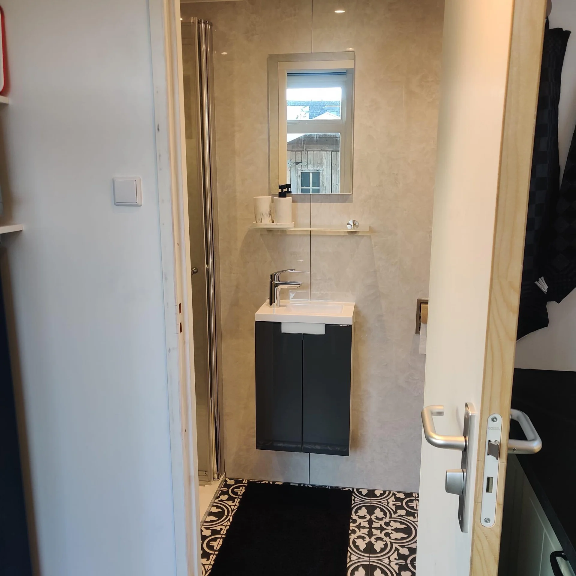 geblurde versie van de foto als achtergrond