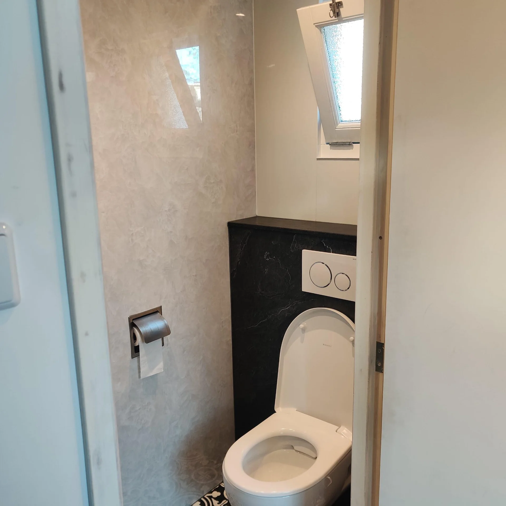 geblurde versie van de foto als achtergrond