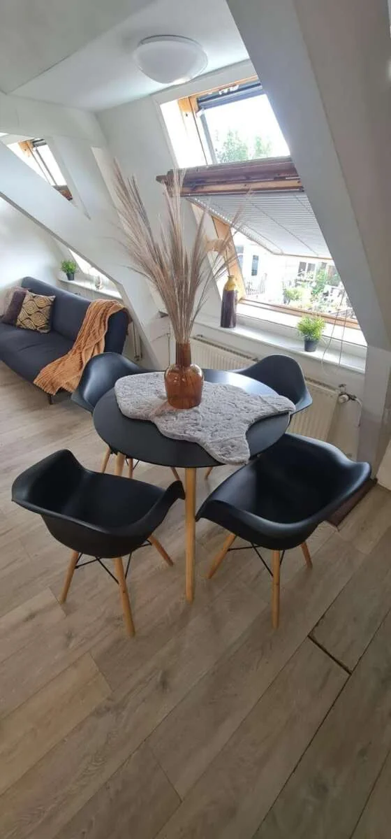 geblurde versie van de foto als achtergrond