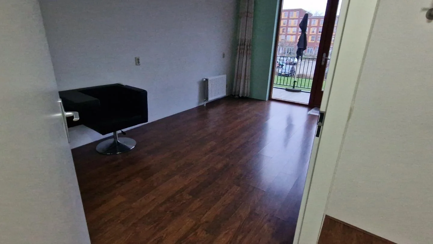 geblurde versie van de foto als achtergrond