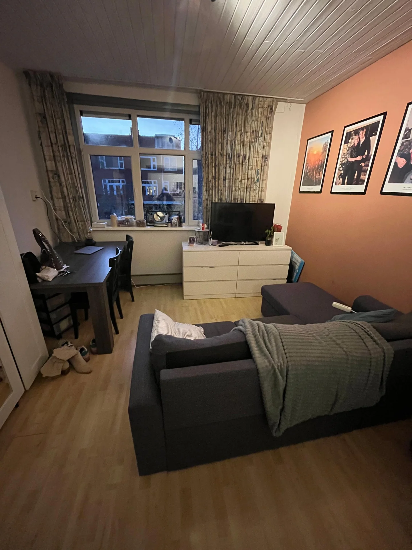 geblurde versie van de foto als achtergrond