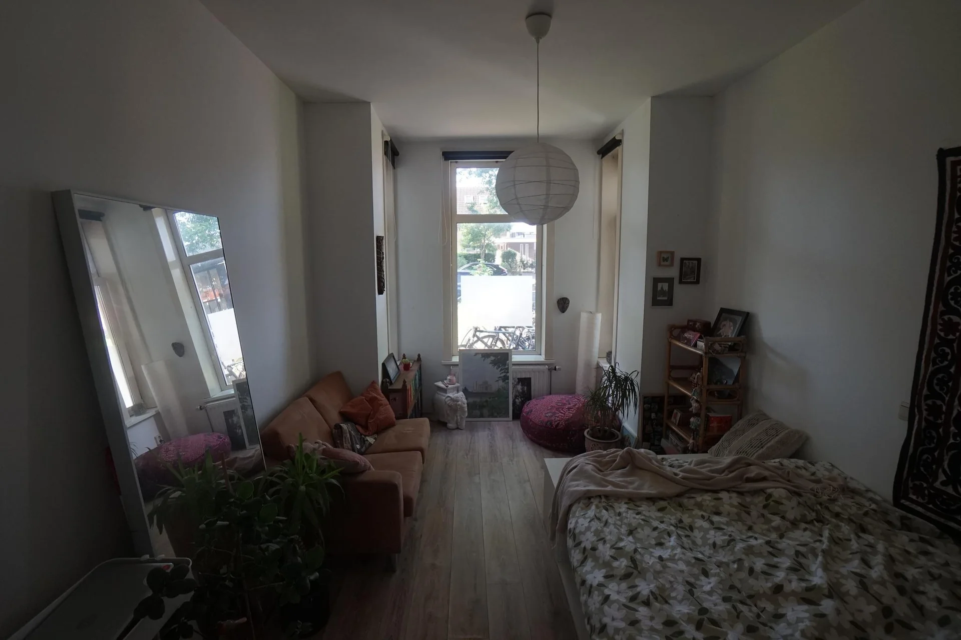 geblurde versie van de foto als achtergrond