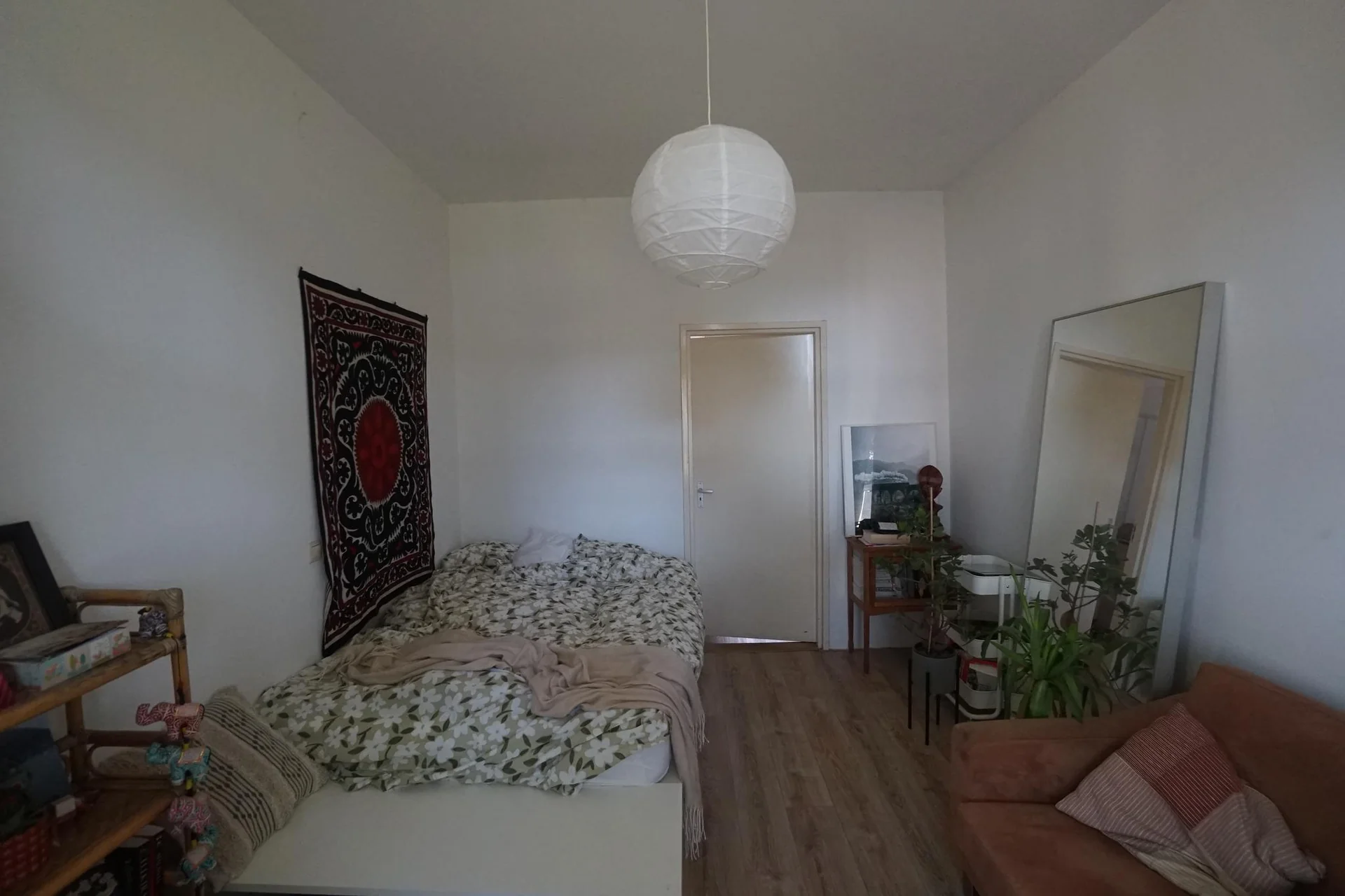 geblurde versie van de foto als achtergrond