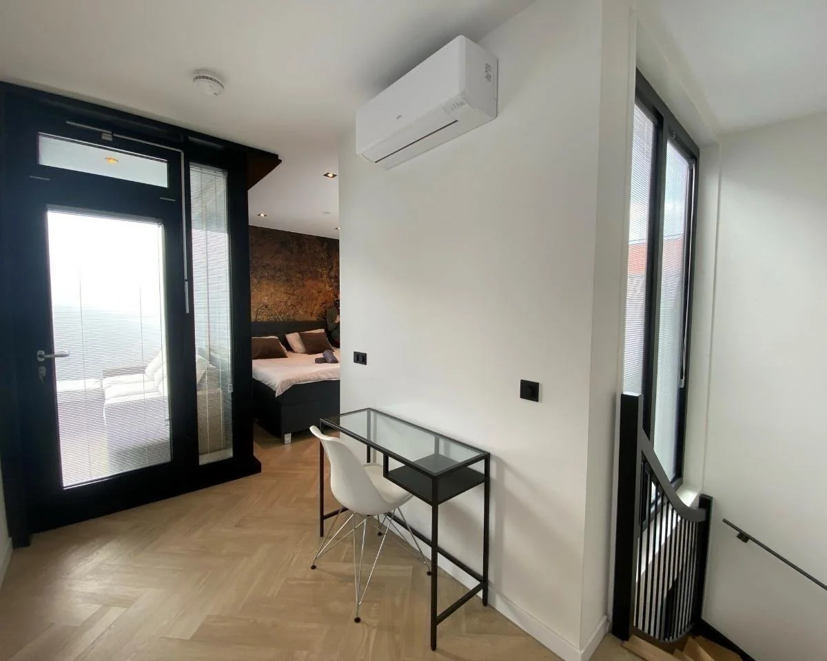 geblurde versie van de foto als achtergrond