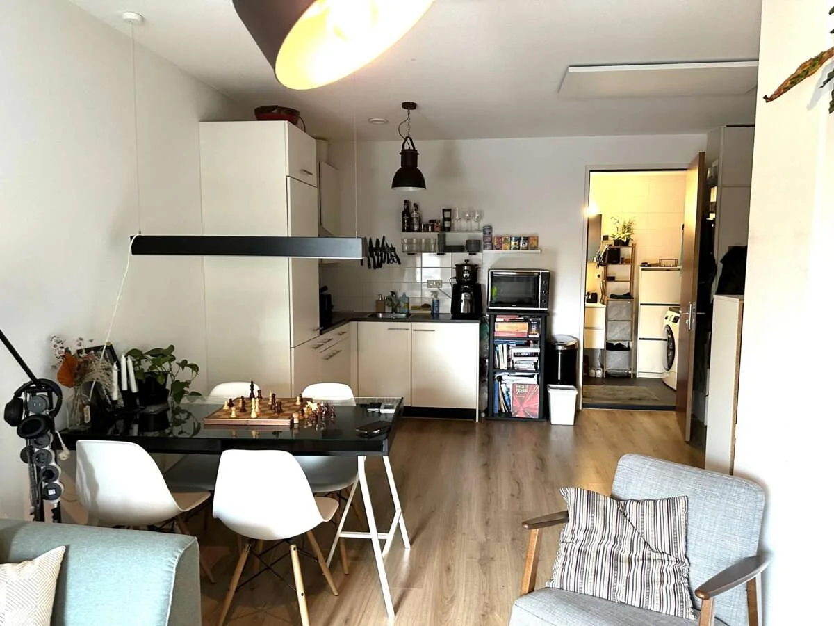 geblurde versie van de foto als achtergrond