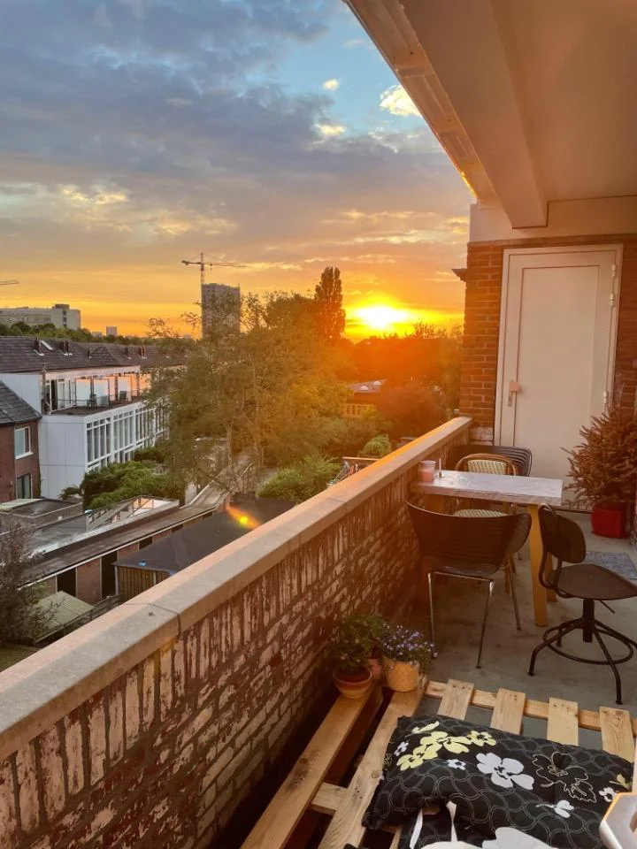 geblurde versie van de foto als achtergrond