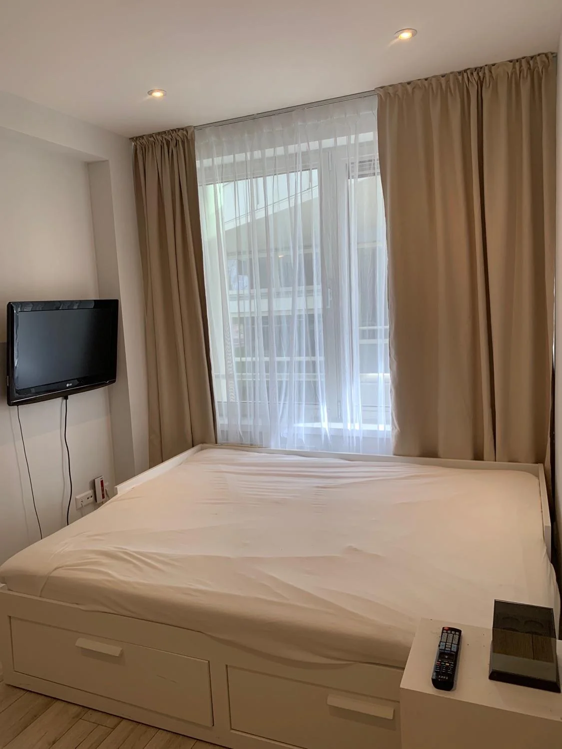 geblurde versie van de foto als achtergrond