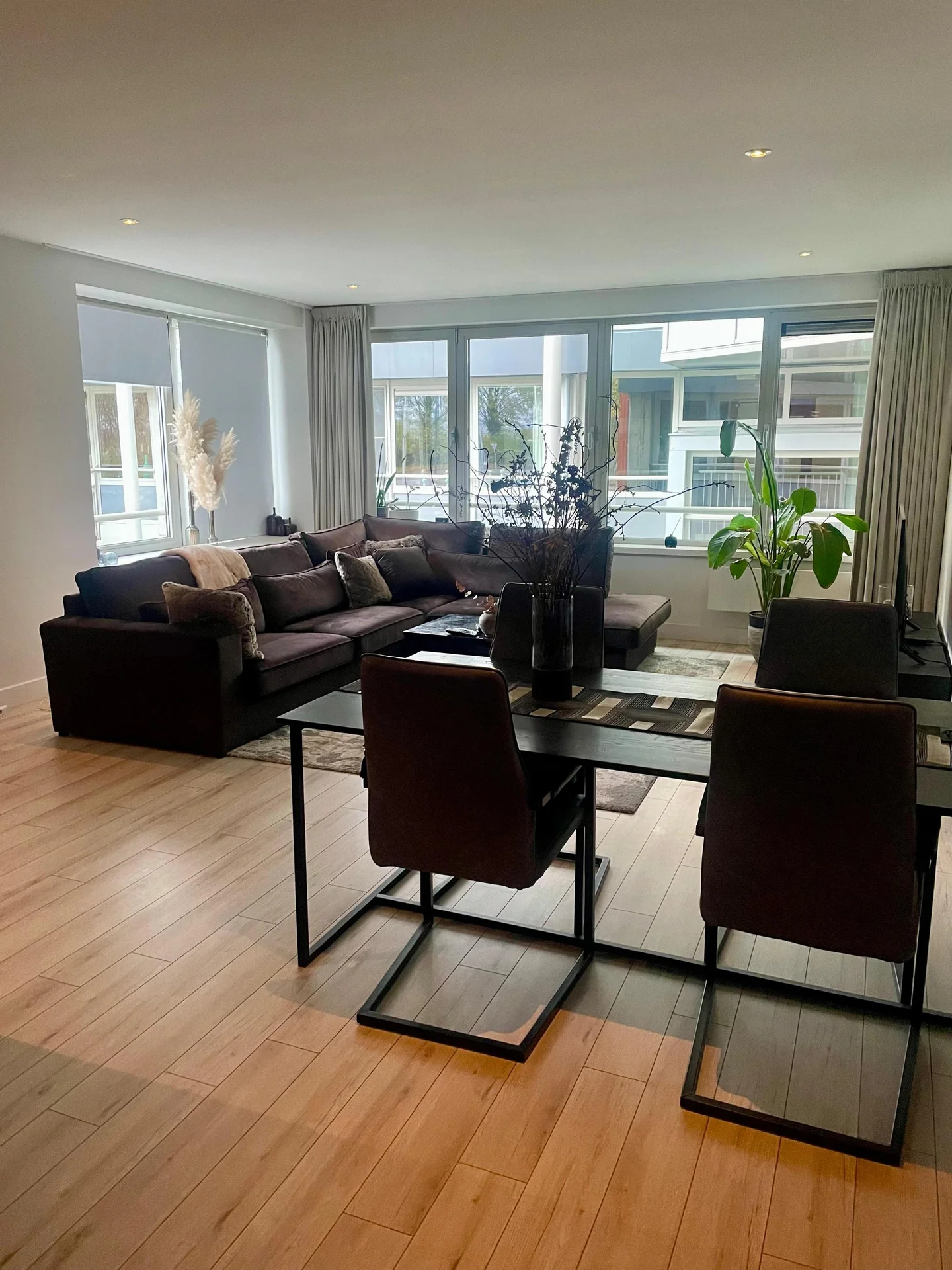 geblurde versie van de foto als achtergrond