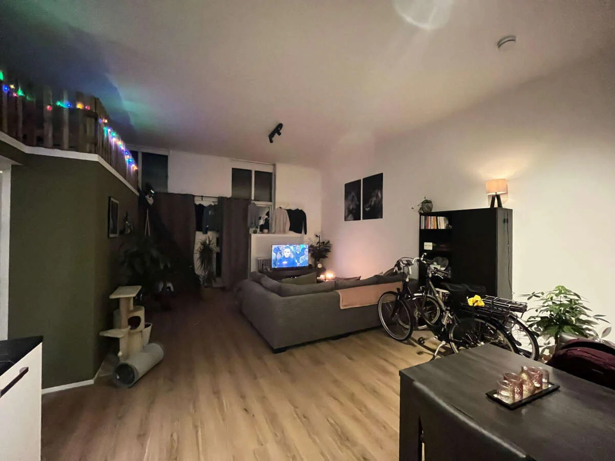 geblurde versie van de foto als achtergrond