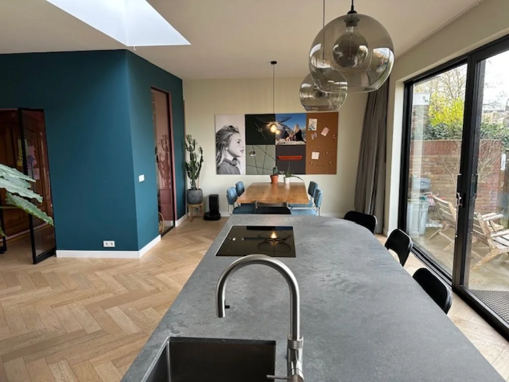 geblurde versie van de foto als achtergrond