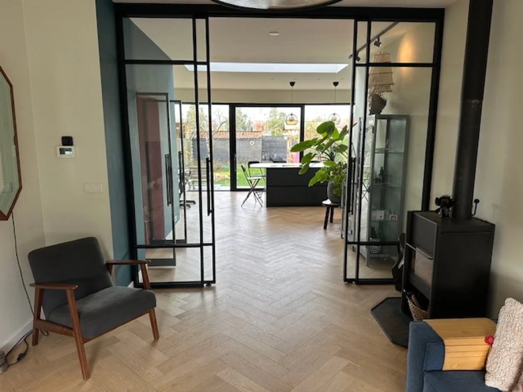 geblurde versie van de foto als achtergrond