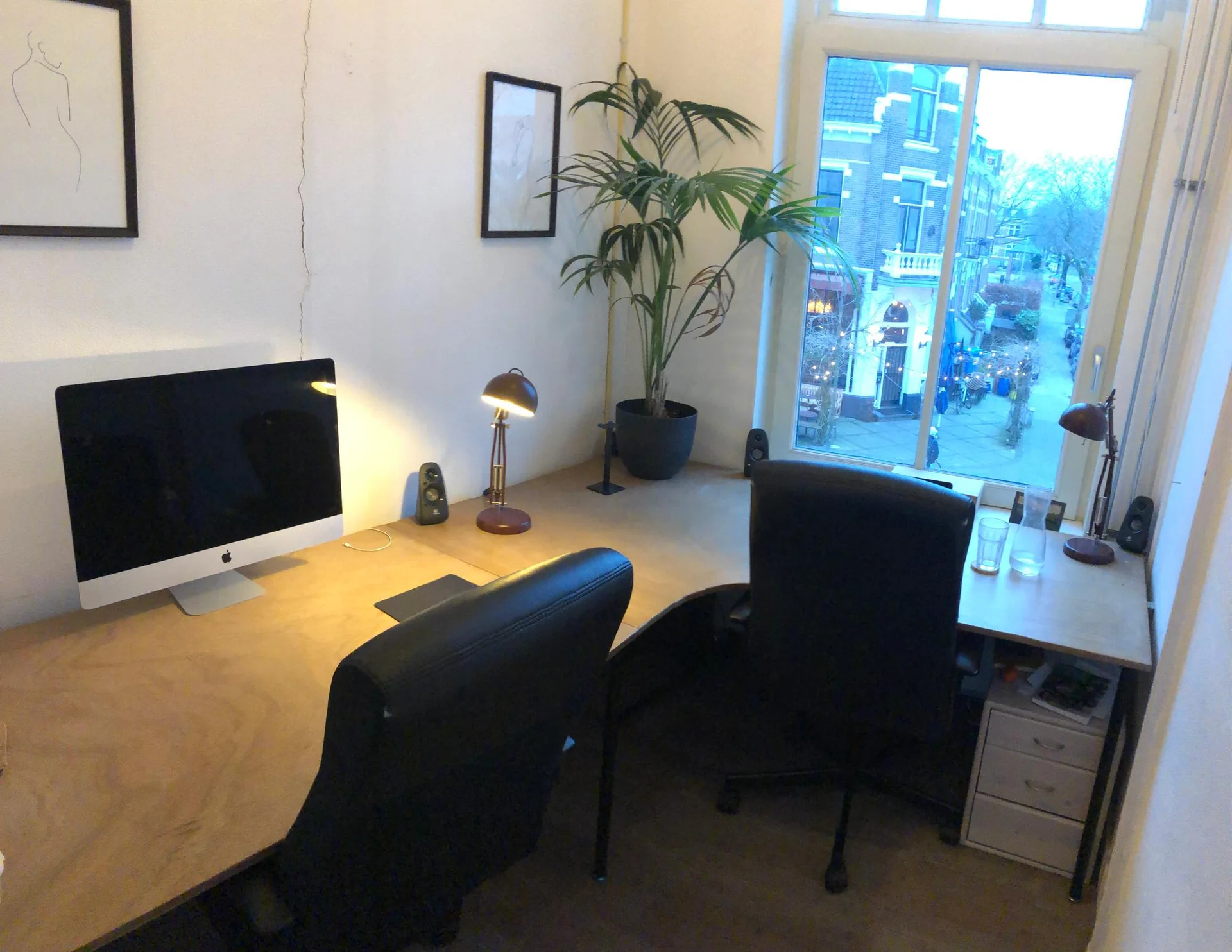 geblurde versie van de foto als achtergrond