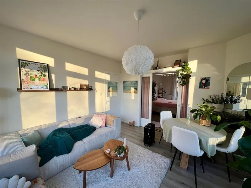 geblurde versie van de foto als achtergrond