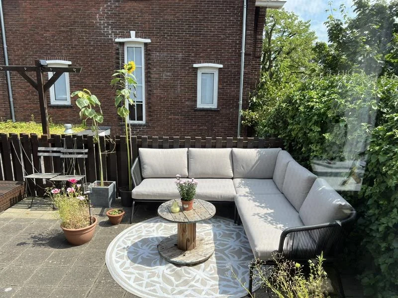 geblurde versie van de foto als achtergrond