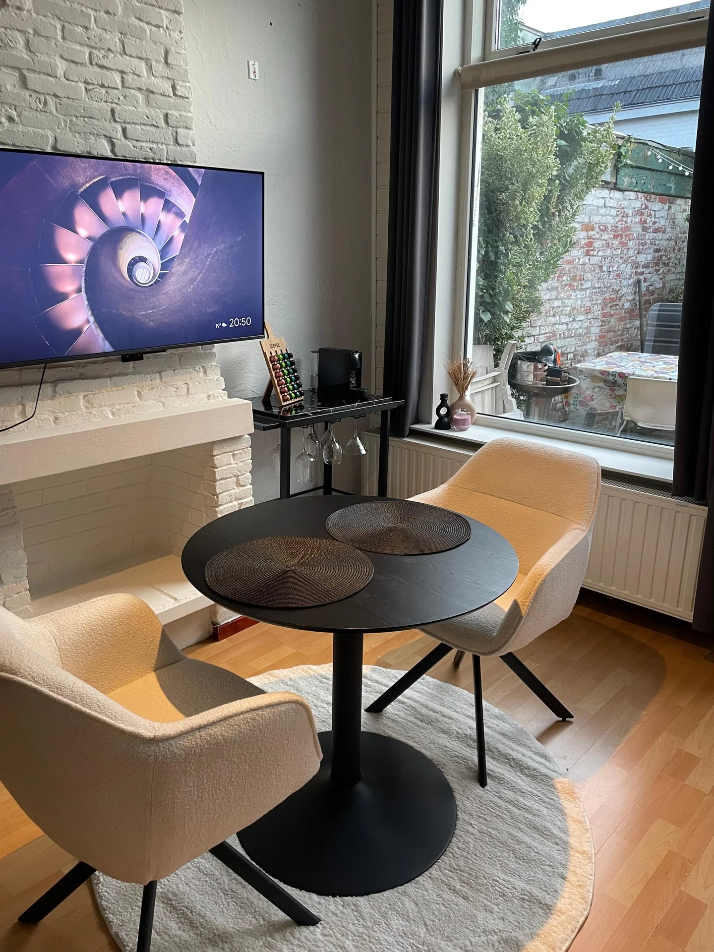 geblurde versie van de foto als achtergrond