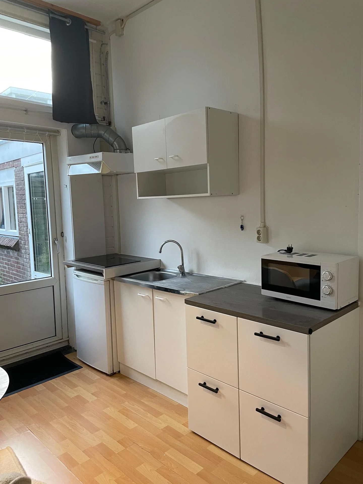 geblurde versie van de foto als achtergrond