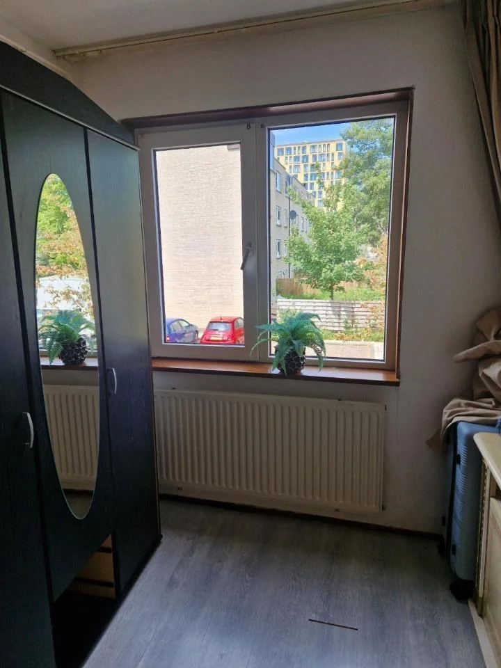 Foto van de Kamer gelegen aan de Overleg in Amsterdam