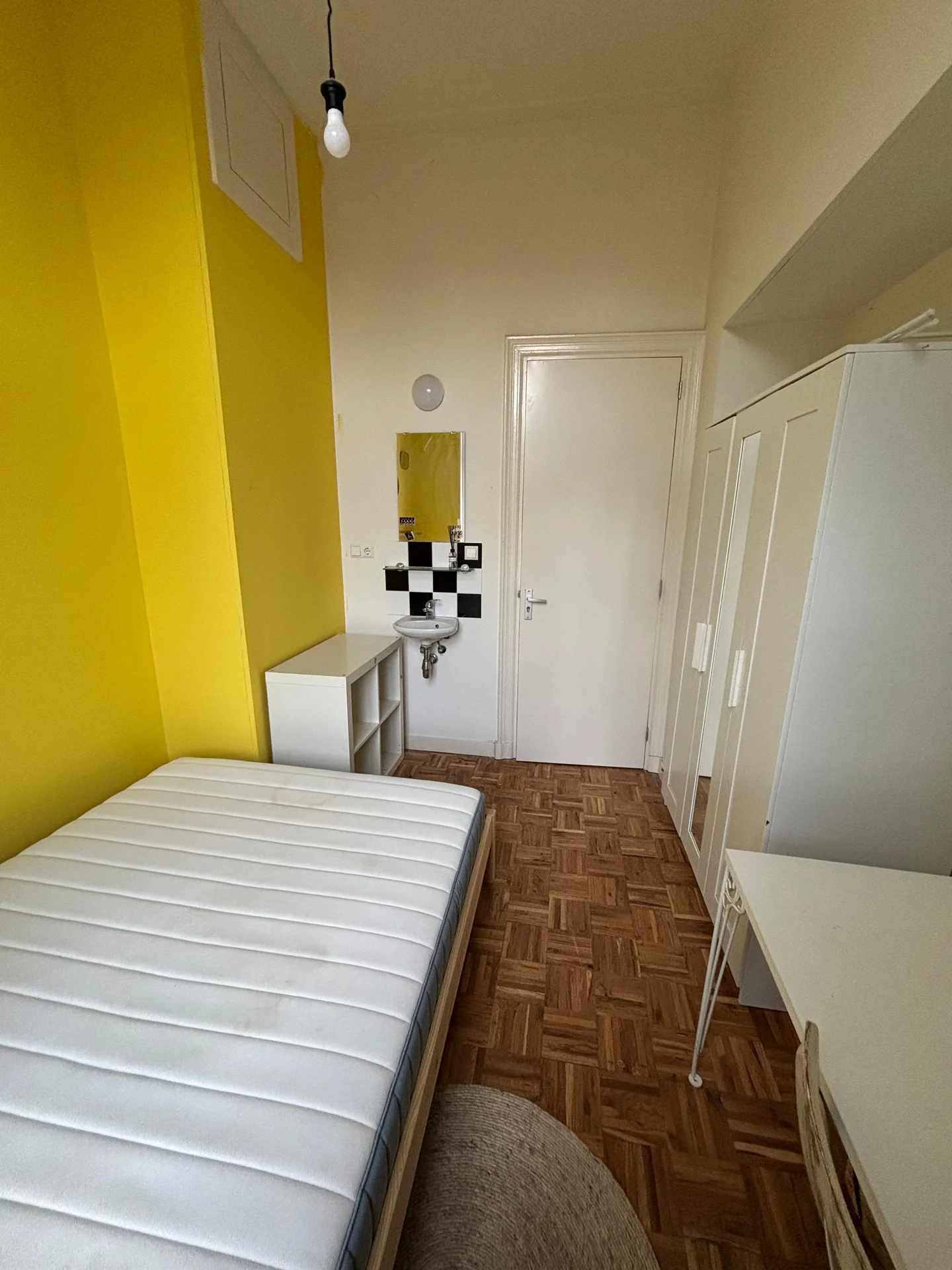 Foto van de Kamer gelegen aan de H.W. Mesdagstraat in Groningen