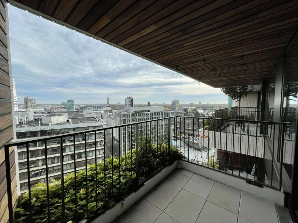 geblurde versie van de foto als achtergrond