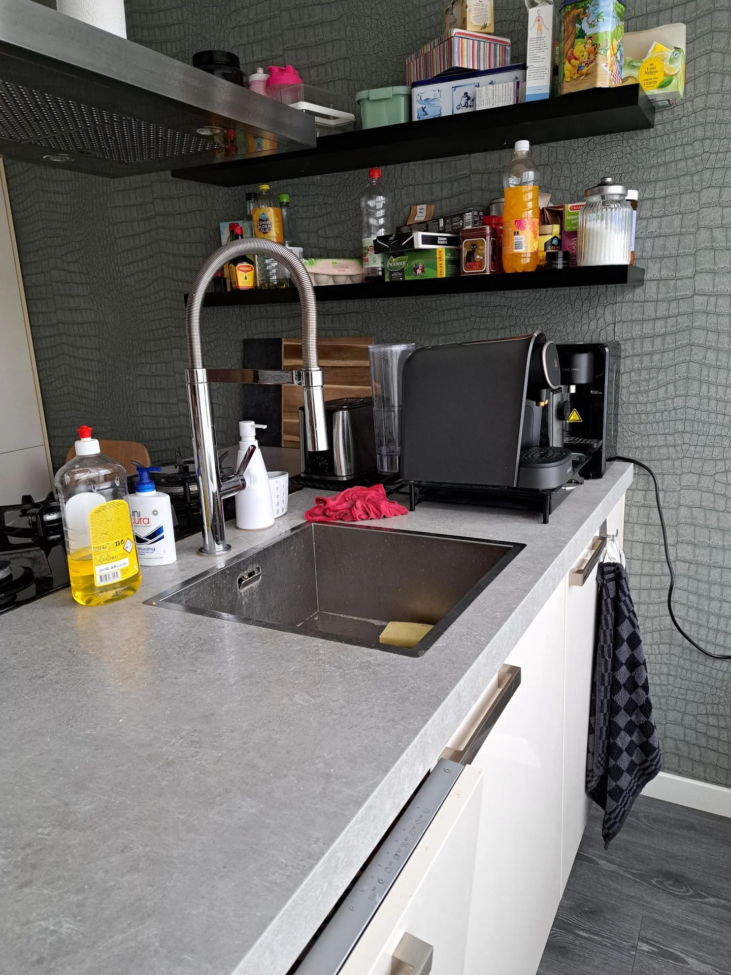 geblurde versie van de foto als achtergrond