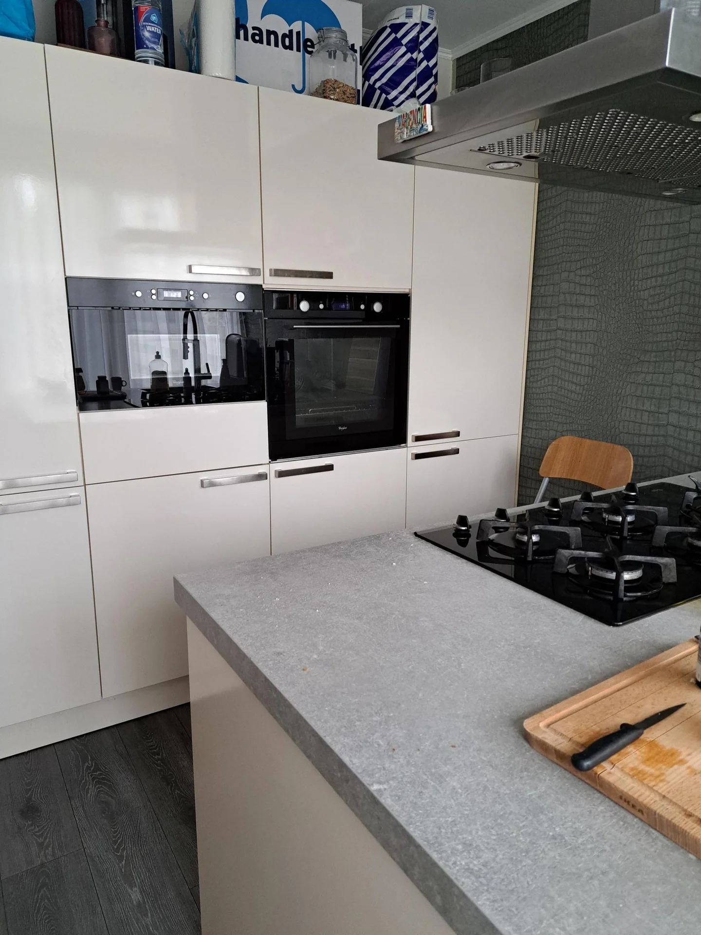 geblurde versie van de foto als achtergrond